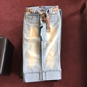 Distressed crop Juniors jeans